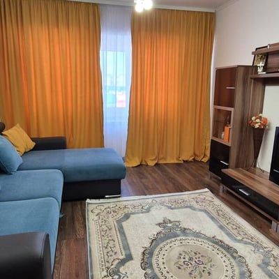 Alquiler de cómodos apartamentos de 2 habitaciones, 55 m², zona Casa de Cultură, Constanza, Rumanía